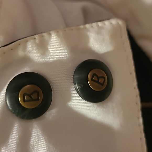 Bogner Ski Jacket, Ladies 14, Vintage, Ribbed Sleeves and bottom. Hood attached. - Picture 9 of 14